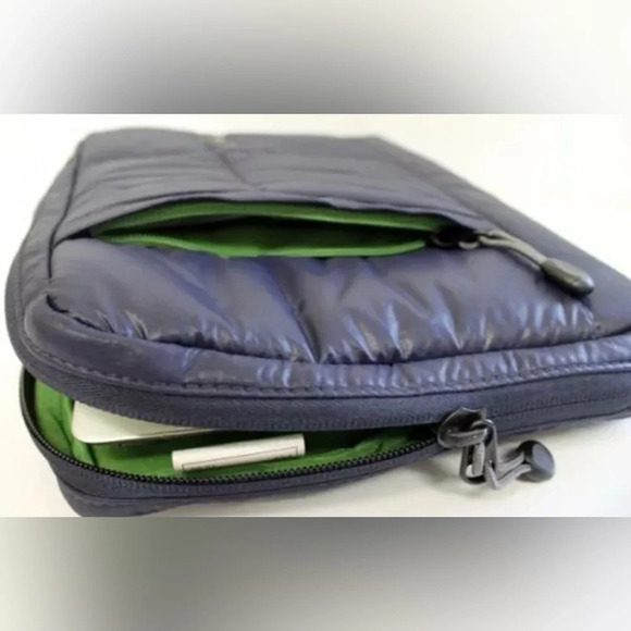 Targus Crave Blue Netbook Slipcase for up to 10.2" Tablets - Picture 5 of 7